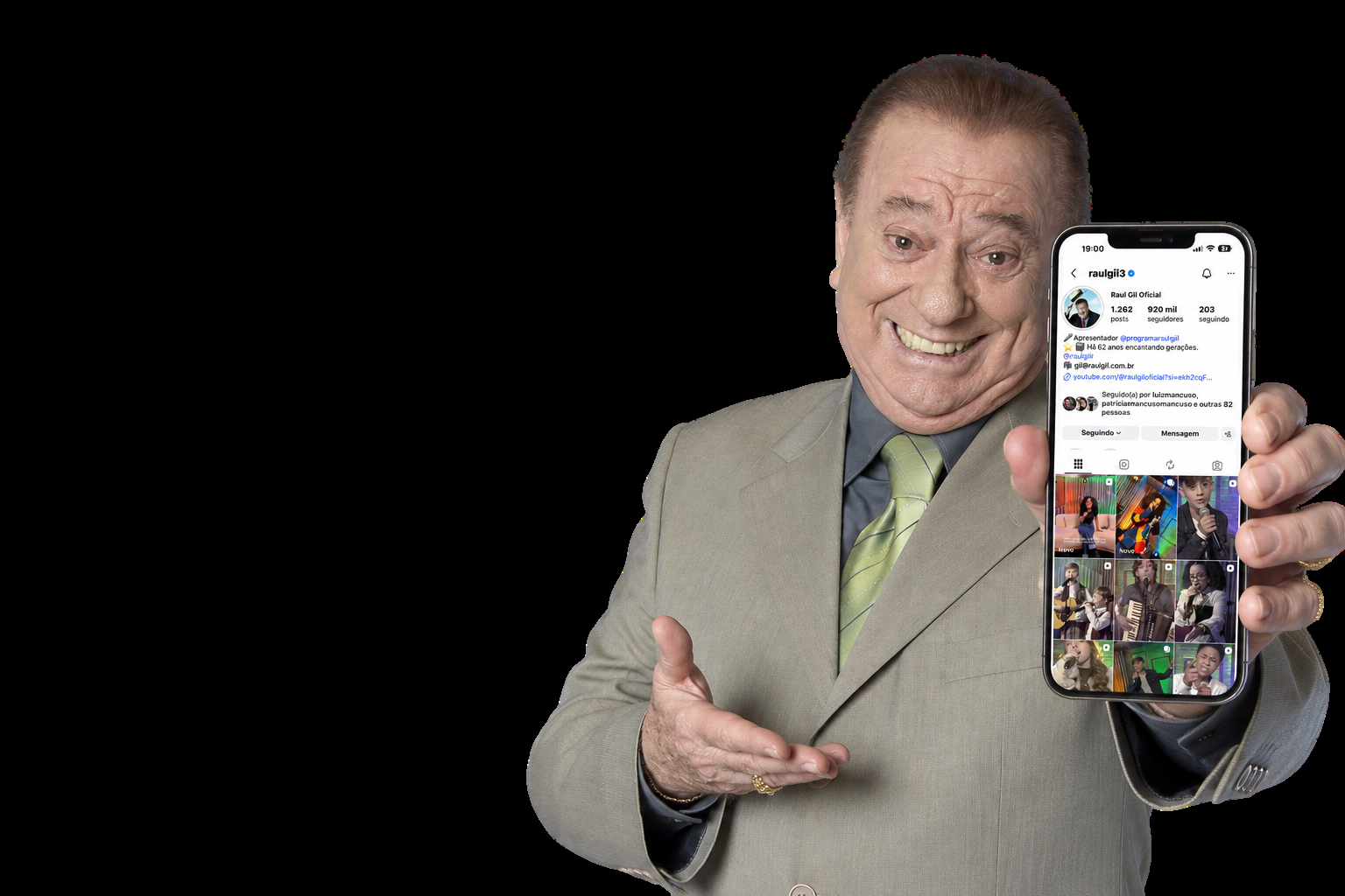 Raul Gil mostrando o Instagram